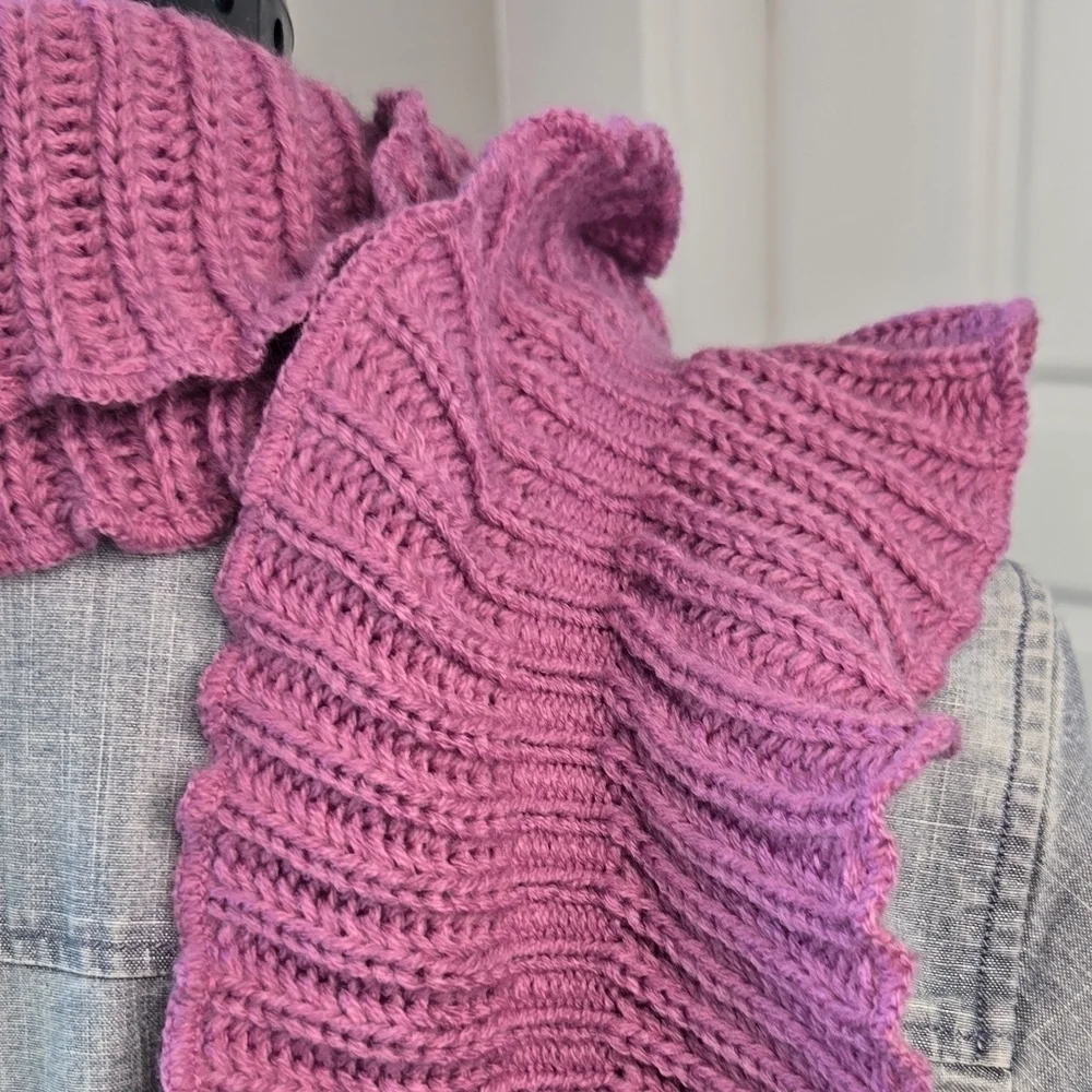 NEW YORK & COMPANY PURPLE MAUVE LONG RUFFLE SCARF WOMEN OS BALLETCORE FAIRYCORE